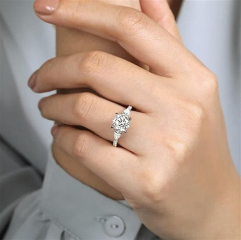 Gabriel & Co. Holloway - 18K White Gold Round 3 Stone Diamond Engagement Setting