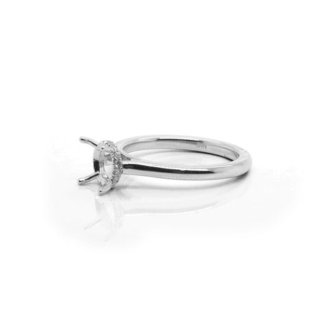 18k White Gold Solitaire Mounting With Hidden Halo